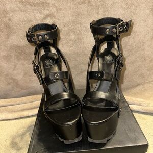 YRU nightcall strappy platforms